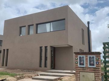 Casa en Los Castaños, Nordelta