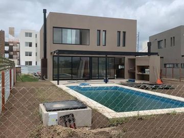 Casa en Los Castaños, Nordelta