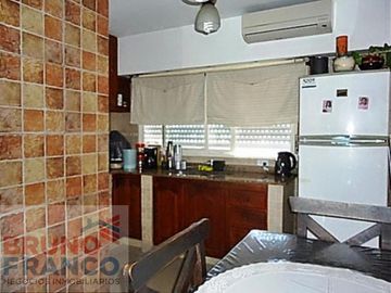 VENTA TRIPLEX 3 AMBIENTES EN OLIVOS OPORTUNIDAD