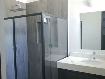 VENTA Y/O RENTA CASA EN JARDINES DE LA REJOYADA EN MERIDA, YUCATAN