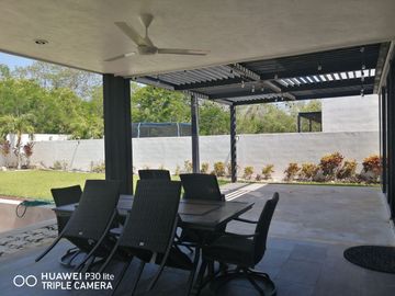 VENTA Y/O RENTA CASA EN JARDINES DE LA REJOYADA EN MERIDA, YUCATAN