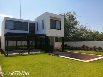 VENTA Y/O RENTA CASA EN JARDINES DE LA REJOYADA EN MERIDA, YUCATAN