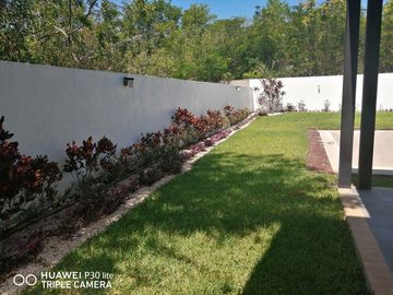 VENTA Y/O RENTA CASA EN JARDINES DE LA REJOYADA EN MERIDA, YUCATAN