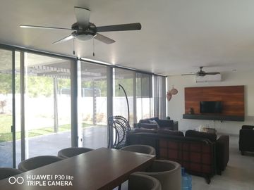 VENTA Y/O RENTA CASA EN JARDINES DE LA REJOYADA EN MERIDA, YUCATAN