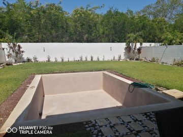 VENTA Y/O RENTA CASA EN JARDINES DE LA REJOYADA EN MERIDA, YUCATAN