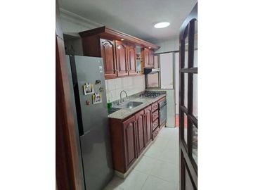 SE VENDE AMPLIO ACASA EN NUEVO HORIZONTE