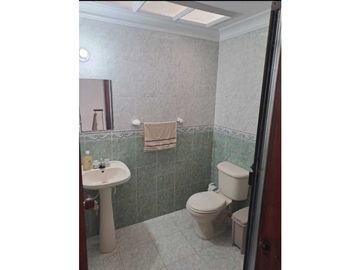 SE VENDE AMPLIO ACASA EN NUEVO HORIZONTE