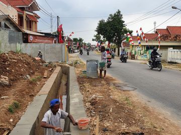 Tanah Dan 4 Bangunan Kp Ciranggon Majalaya Karawang Jawa Barat