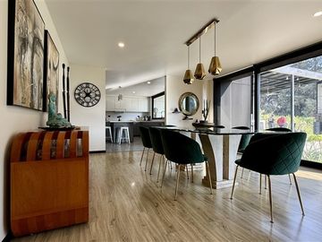 Casa en venta de 7 dorm. en Colina