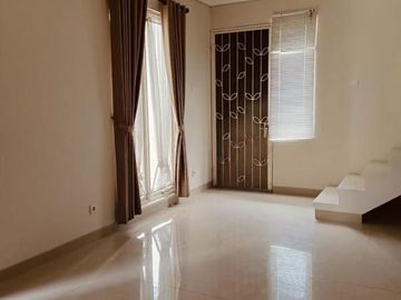Dijual Rumah Siap Huni di Cluster Levesh Harapan Indah, Bekasi