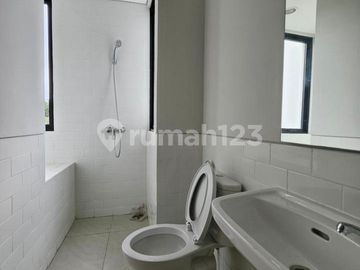 Disewakan Rumah Bagus Siap Huni Cendana Botanic Lippo Karawaci