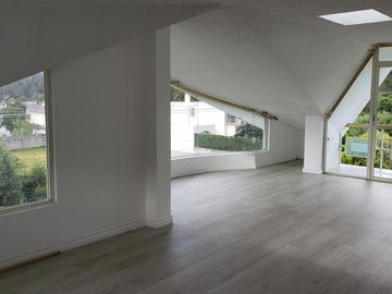 CLUB LOS CHILLOS, vendo casa independiente, 1.200m2 de terreno y 460m2 de construcción, 5 alcobas, suite independiente