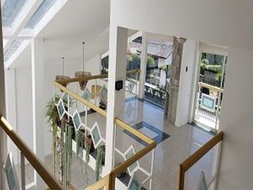 CLUB LOS CHILLOS, vendo casa independiente, 1.200m2 de terreno y 460m2 de construcción, 5 alcobas, suite independiente