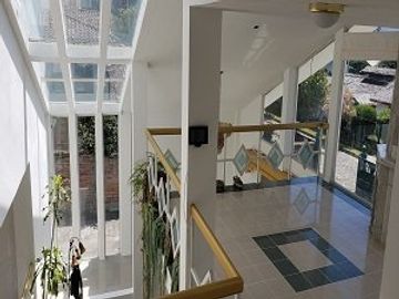 CLUB LOS CHILLOS, vendo casa independiente, 1.200m2 de terreno y 460m2 de construcción, 5 alcobas, suite independiente