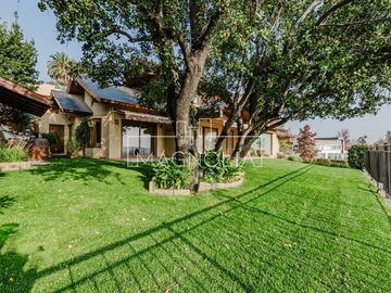 Casa en arriendo de 5 dorm. en Lo Barnechea