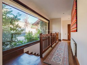 Casa en arriendo de 5 dorm. en Lo Barnechea