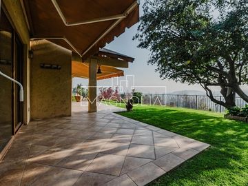 Casa en arriendo de 5 dorm. en Lo Barnechea