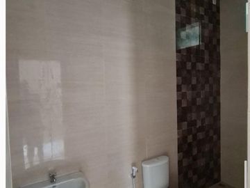 Rumah 2 Lt baru gress lay out bagus di Gayungsari dekat jalan raya, sekolah al hikmah, harga nego sisa 3 unit