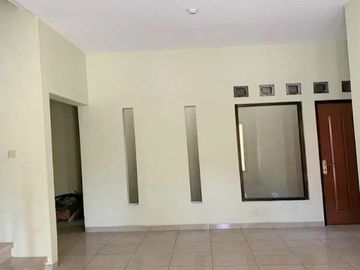 Rumah Dijual Dekat Mall Solo Square, Kampus UMS Solo