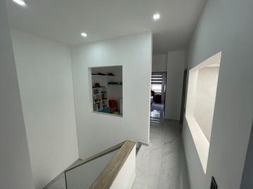 casa en venta en urbanización la flora. Cod V107985