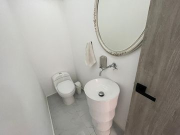 casa en venta en urbanización la flora. Cod V107985