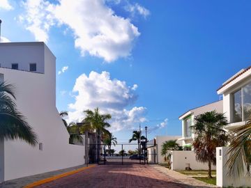 FRENTE AL MAR, VILLA TOPACIO #30