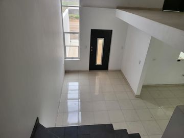 CASA EN VENTA FRACC. LAS FLORES C.P. 31513 EN CD. CUAUHTÉMOC, CHIHUAHUA.