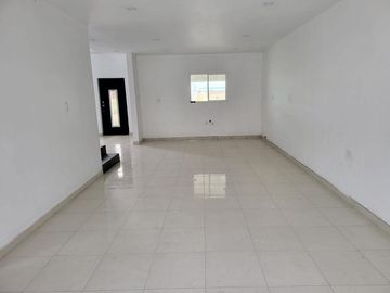 CASA EN VENTA FRACC. LAS FLORES C.P. 31513 EN CD. CUAUHTÉMOC, CHIHUAHUA.