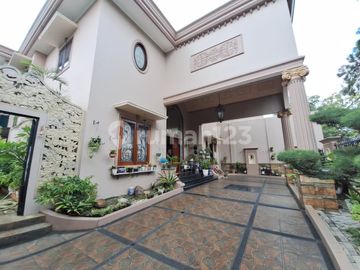 Rumah Mewah ada Kolam Renang di Lokasi Strategis Lebak Bulus, Jakarta Selatan - Harga Nego