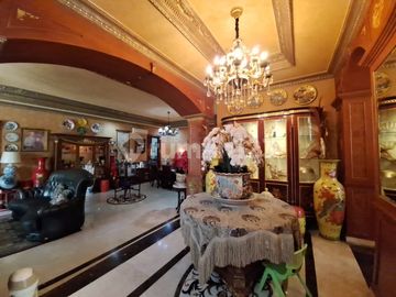 Rumah Mewah ada Kolam Renang di Lokasi Strategis Lebak Bulus, Jakarta Selatan - Harga Nego