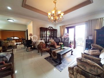 Rumah Mewah ada Kolam Renang di Lokasi Strategis Lebak Bulus, Jakarta Selatan - Harga Nego
