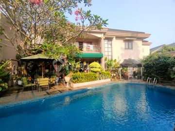 Rumah Mewah ada Kolam Renang di Lokasi Strategis Lebak Bulus, Jakarta Selatan - Harga Nego