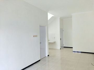 Rumah 2 Lantai GRATIS Full Biaya Pajak, Notaris, Pagar, Desain di Malang