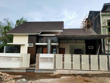 Rumah 2 Lantai GRATIS Full Biaya Pajak, Notaris, Pagar, Desain di Malang