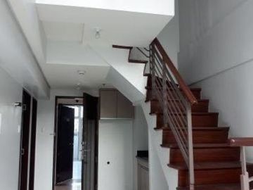 1 BR Unit For Sale in Ortigas CBD near Robinsons Mall, Poveda, Medical City, Metro walk, Sapphire bloc,Meralco ave.