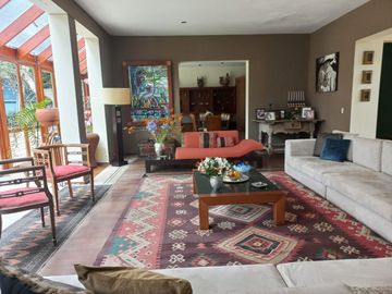 Venta de Hermosa Casa en la Encantada de Villa Chorrillos