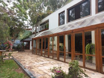 Venta de Hermosa Casa en la Encantada de Villa Chorrillos