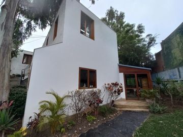 Venta de Hermosa Casa en la Encantada de Villa Chorrillos