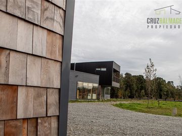Casa en arriendo de 4 dorm. en Puerto Varas