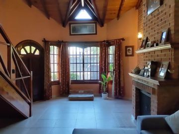 Casa de 3 ambientes en  Villa Sarmiento