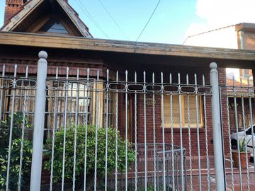 Casa de 3 ambientes en  Villa Sarmiento