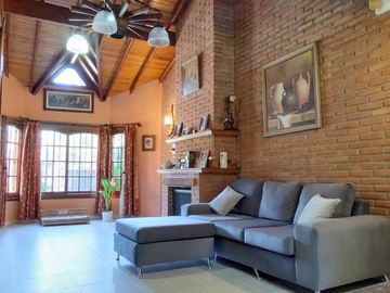 Casa de 3 ambientes en  Villa Sarmiento