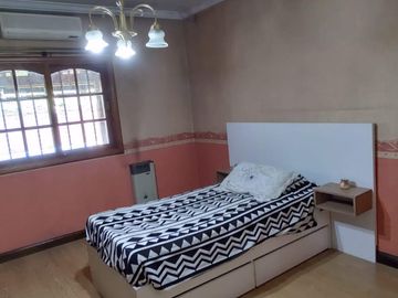 Casa de 3 ambientes en  Villa Sarmiento