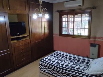 Casa de 3 ambientes en  Villa Sarmiento
