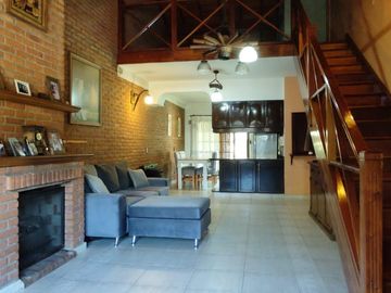 Casa de 3 ambientes en  Villa Sarmiento