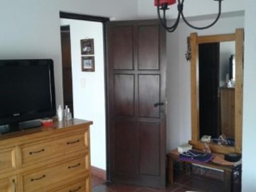 Casa 4 amb. Minimalista, con piscina