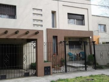 Casa 4 amb. Minimalista, con piscina