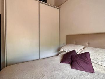 Departamento tipo casa de 2 AMBIENTES ubicado a 300 metros de la Avenida Tomás Espora