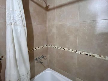Departamento tipo casa de 2 AMBIENTES ubicado a 300 metros de la Avenida Tomás Espora