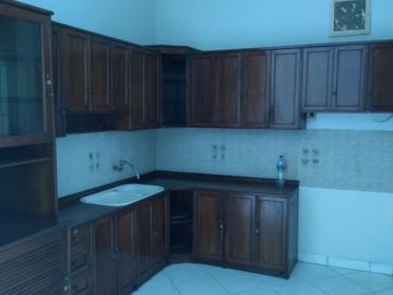 RUMAH DI SEWAKAN DI JL. HAJI JAYA CILANDAK BARAT JAKARTA SELATAN